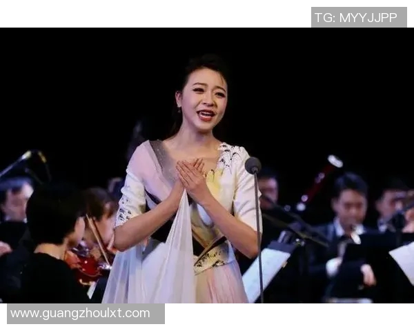 黄敏专访：从绿茵场到人生舞台的足球旅程回顾与展望