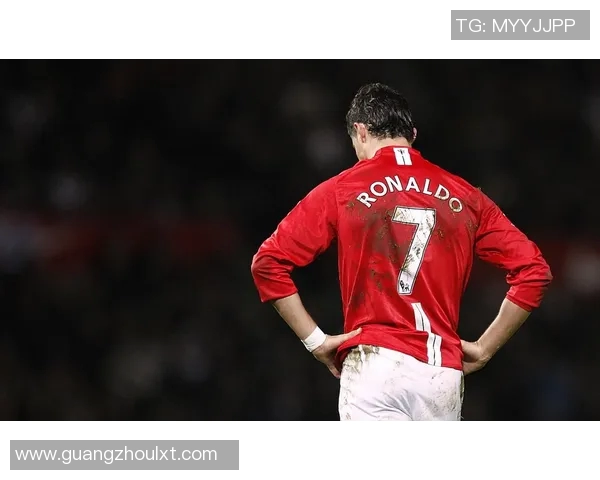 高清足球明星卡片图片欣赏让你领略球场巨星的风采与魅力